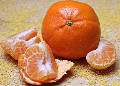 脸上过敏能吃橘子嘛 过敏要
