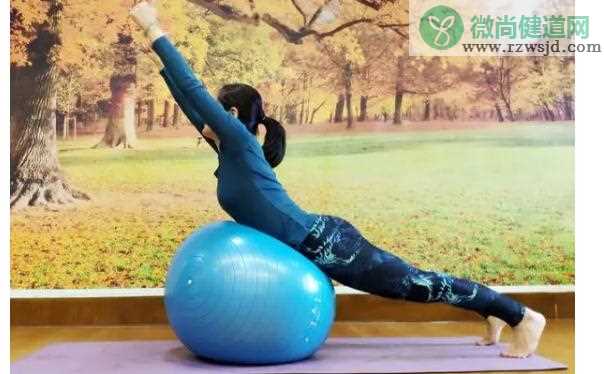 瑜伽球对腰有什么好处？瑜伽球能缓解腰酸背痛吗？
