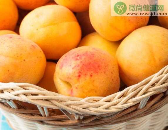 吃杏子可以抗癌吗 维生素B17抑制细胞癌变