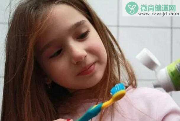 怎么刷牙能使牙齿变白？怎么刷