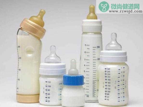 怎样用奶瓶给宝宝喂奶 什么