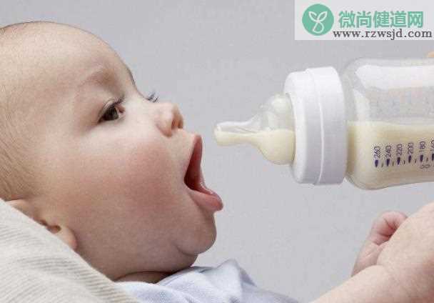 一个月的宝宝用多大奶瓶 怎
