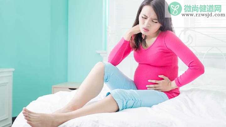 怀孕初期症状白带多正常吗？怀孕初期肚子胀的难受怎么
