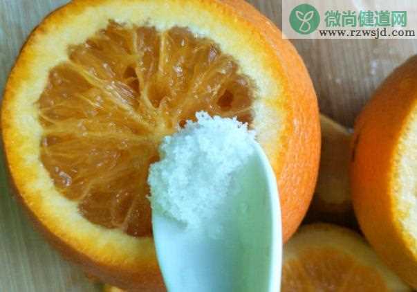 橙子加盐蒸可以治喉咙痛吗 盐蒸橙子一天吃几个合适
