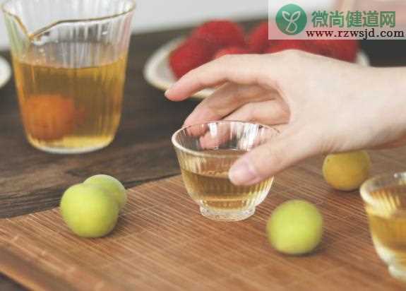 青梅酒怎么做 青梅酒可以中