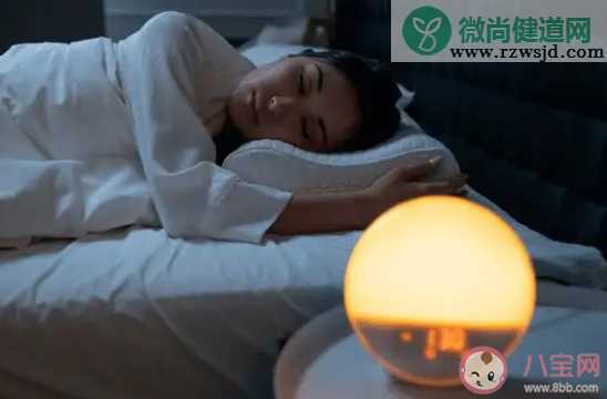 为什么年轻人睡眠时间越来越少 是什么剥夺了我们的