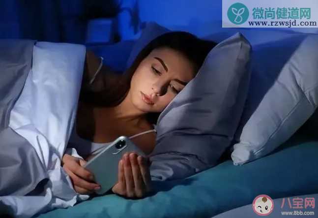 手机成瘾是影响睡眠质量重要因素吗 为什么睡前不能