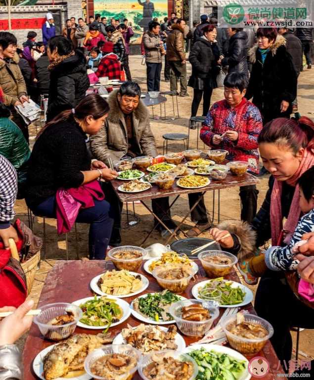 婚宴刚开席大妈就打包仅剩2