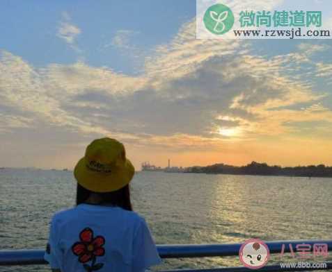 <a href=http://www.rzwsjd.com/tags/lvxing/ target=_blank class=infotextkey>旅行</a>时拍照和游玩哪个重要 你<a href=http://www.rzwsjd.com/tags/lvxing/ target=_blank class=infotextkey>旅行</a>的目的是什么呢