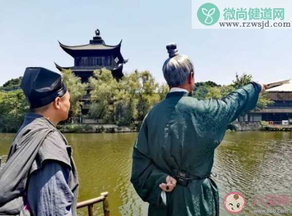 贺知章为何这么爱镜湖 关于镜湖的诗词有哪些