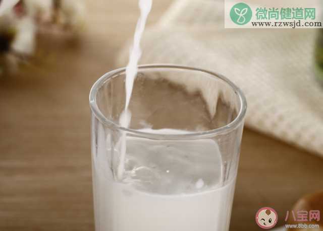 1岁以上的宝宝饮用乳制品要注意什么 2岁的宝宝喝配方奶还是纯牛奶