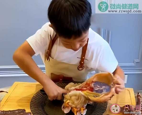 家长回应孩子用千元帝王蟹比赛做饭 用帝王蟹比赛做饭是炫富吗