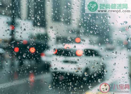 下雨了很冷的朋友圈句子 下雨天太冷了发朋友圈说说