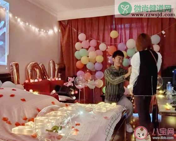 被求婚了怎么发朋友圈说说 被求婚了幸福心情感言