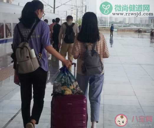 女儿考了满分的发朋友圈说说 女儿考了满分心情感慨一句话