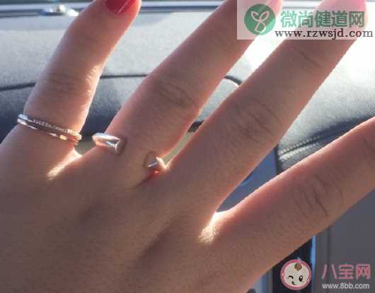 该不该迷信朋友圈富婆人设 富婆人设是什么现象