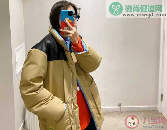 穿上羽绒服的心情说说句子 穿上羽绒服暖和了搞笑句子