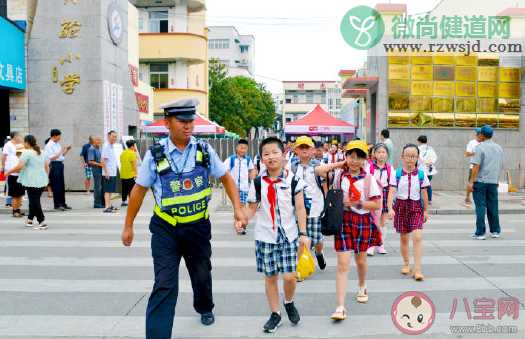 关于孩子开学了家长发朋友圈说说 适合孩子开学家长表达心情文案