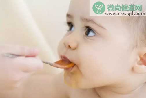 纯母乳喂养的宝宝几个月加辅食 纯母乳喂养添加辅食时间