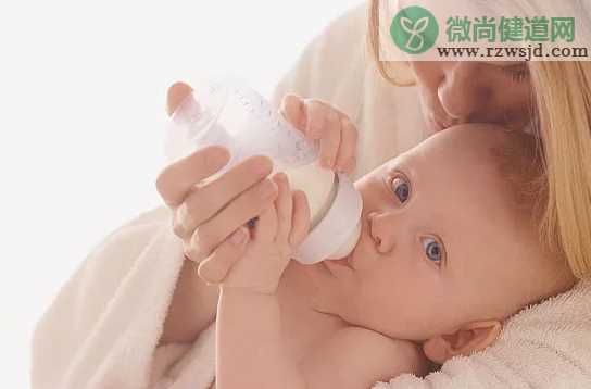 母乳不够需要加奶粉吗 母乳