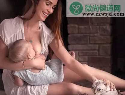 新生儿母乳喂养的好处 新生儿母乳喂养要注意什么