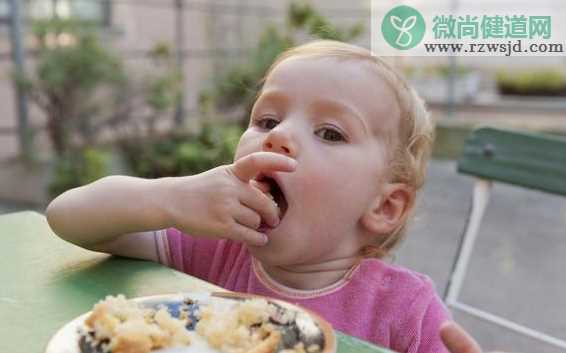 一岁后宝宝三餐怎么吃好 1岁后宝宝三餐辅食建议