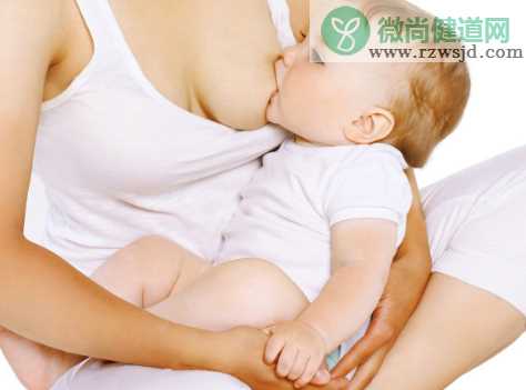 宝宝喜欢摸妈妈乳房是怎么回事 宝宝为什么喜欢摸妈妈乳房