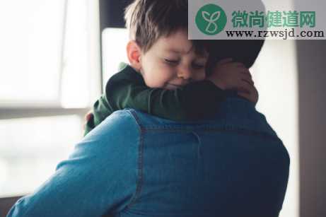 孩子总是要抱抱怎么回事 孩子什么时候学走路最好