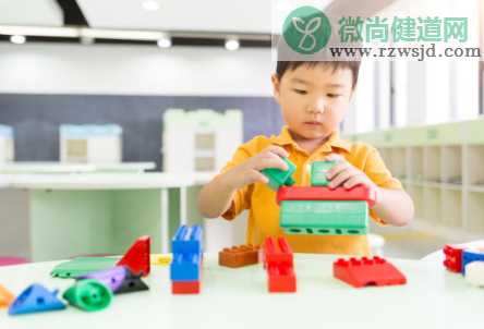 孩子三岁和三岁半上幼儿园有什么区别 孩子上幼儿园有什么好处。