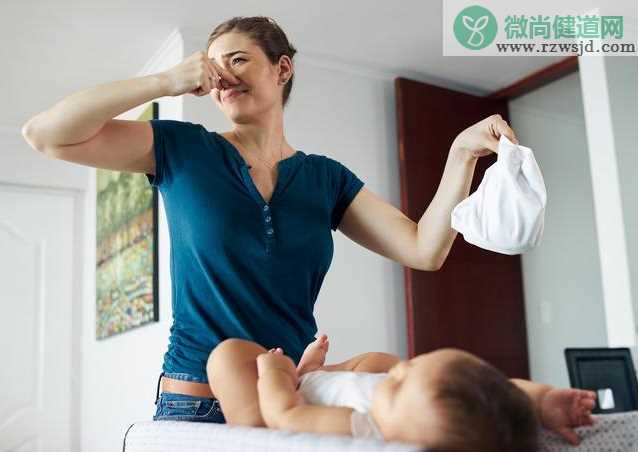 宝宝吃奶拉肚子是母乳性腹泻吗 什么时候是其他因素引起的腹泻