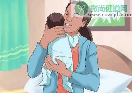 宝宝几个月大才会开始抬头 宝宝总是抬头晚是发育不良吗