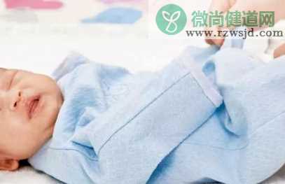 新生儿衣服怎么穿 新生儿穿衣服学问