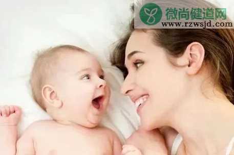 吃奶粉时比吃母乳时放的屁臭吗 消化不良的宝宝爱放臭屁