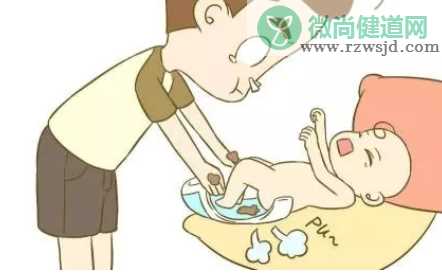 吃奶粉时比吃母乳时放的屁臭