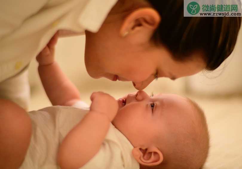 婆婆给七个多月孩子吃盐怎么办 婆婆提前给孩子吃有盐的东西怎么沟通