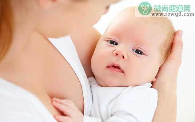 纯母乳喂养宝宝不拉臭臭是便秘吗 母乳喂养宝宝便秘的原因