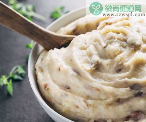 宝宝吃辅食要定点定量吗 给宝宝添加辅食要注意什么