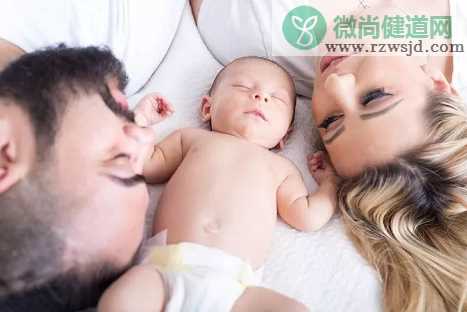 婴儿睡觉为什么喜欢蹬腿 孩