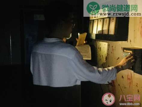 适合玩密室逃脱发朋友圈句子 密室逃脱最搞笑心情文案