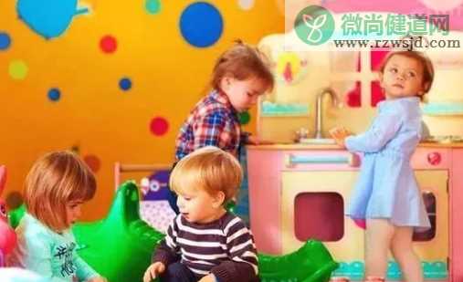 上幼儿园经常尿湿裤子怎么办 小孩尿裤子怎么和老师沟通