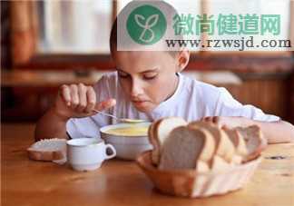 夏天小孩不爱吃饭怎么办 宝宝为什么不爱吃饭