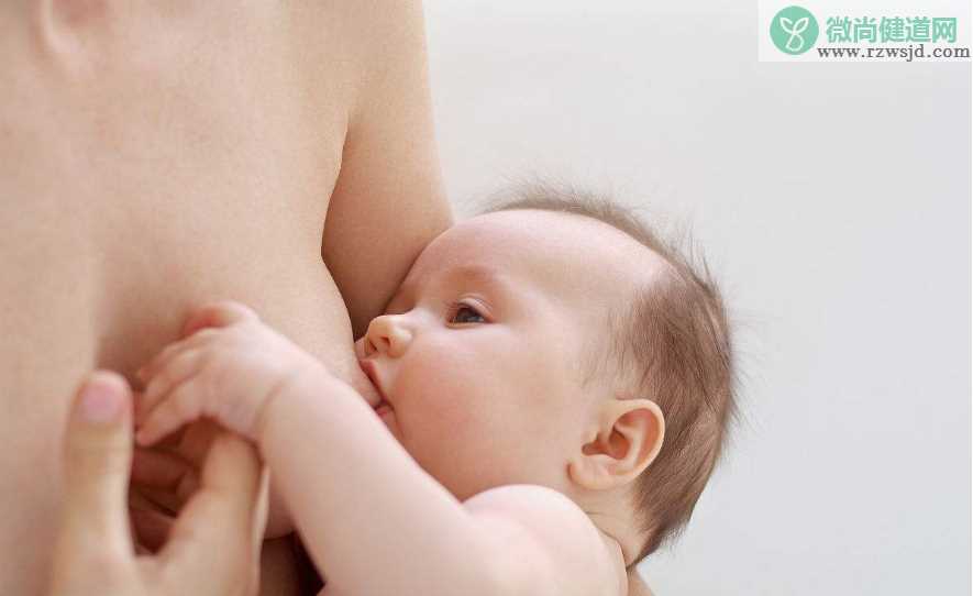 母乳宝宝一周拉一次大便正常吗 怎么分辨宝宝的便便是否健康