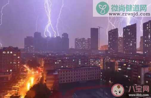 暴雨天朋友圈心情文案分享 关于暴雨天的朋友圈心情