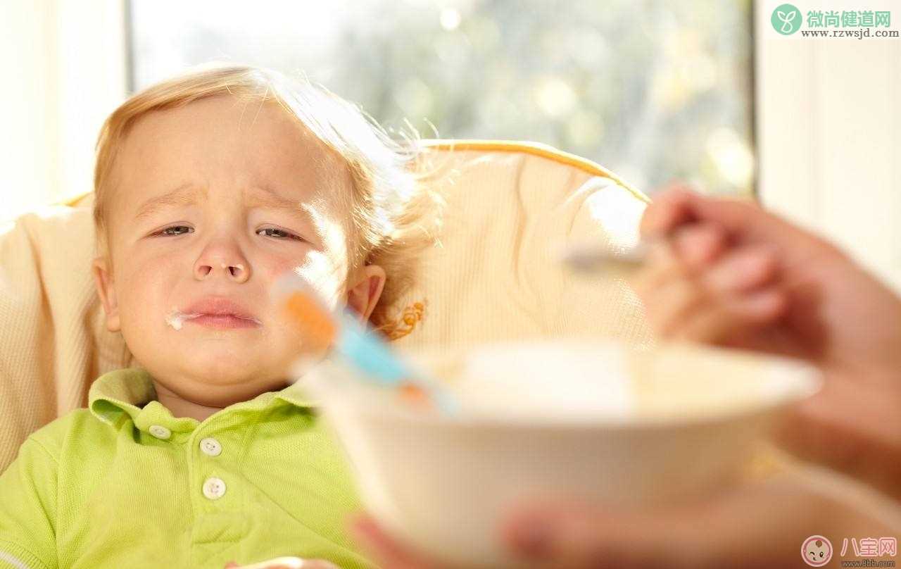 宝宝呕吐是食物过敏吗 如何处理孩子呕吐