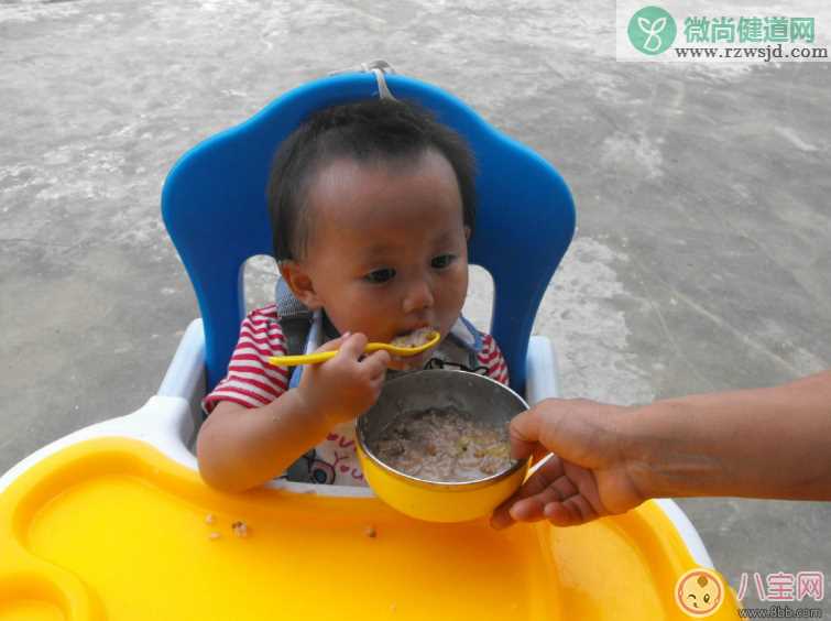 宝宝胃食管反流是什么引起的 宝宝胃食管反流能治好吗