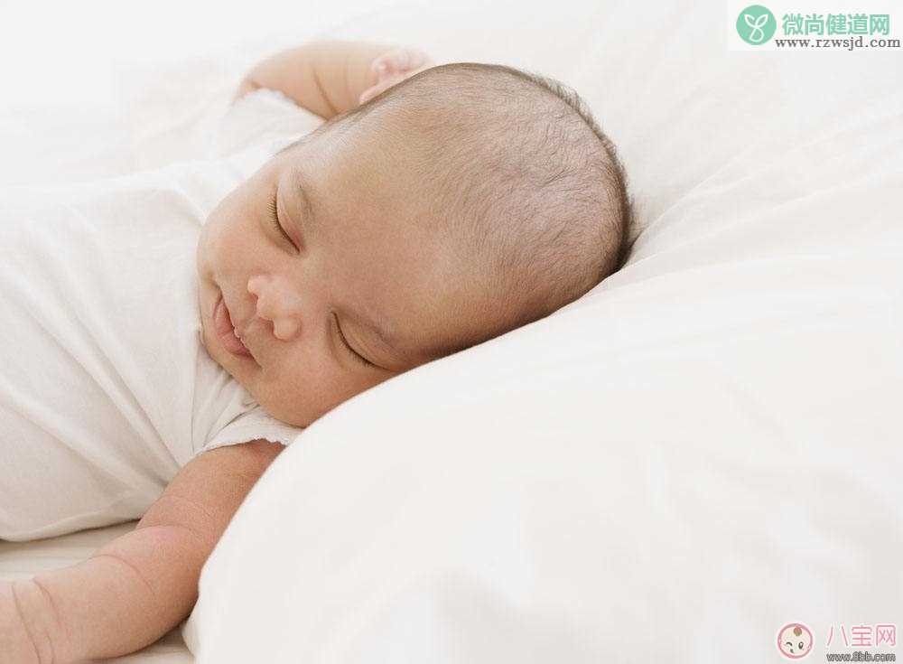 枕头和被子会影响婴幼儿的睡眠吗 哪些是适合婴儿健康的睡姿