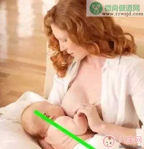 产后新生儿喂奶的正确姿势图