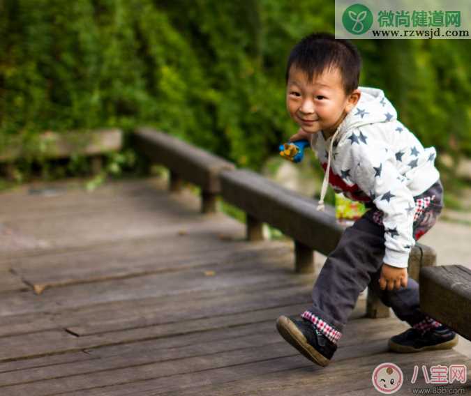 男孩子特别的调皮怎么管 怎