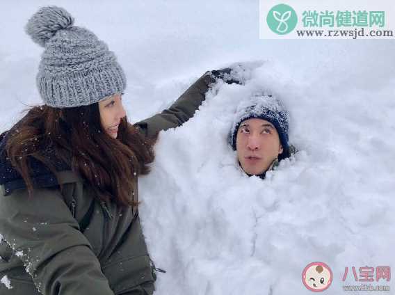 2019陪孩子堆雪人发朋友圈心情说说 微信晒陪孩子堆雪人的心得