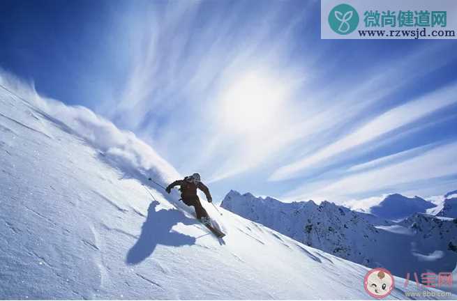 形容滑雪开心的心情短语说说 滑雪开心的经典句子说说